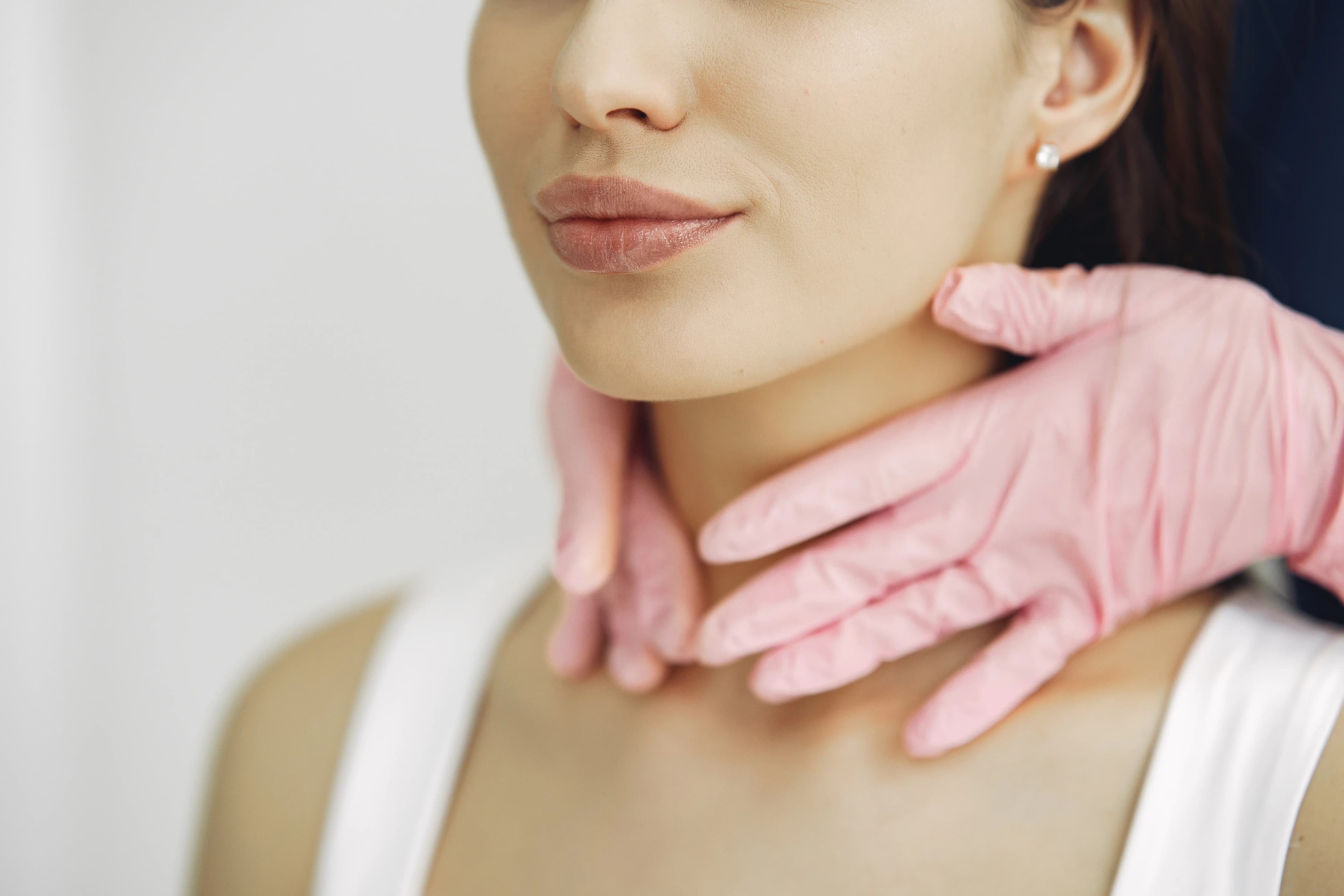 neck_and_decollete_treatment